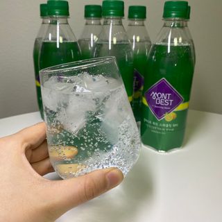 몽베스트 Montbest with Sparkling water Lemon OR Lime 20병(랜덤) — 3.5점을 준 리뷰어가 2021년 10월 올린 사용 사진