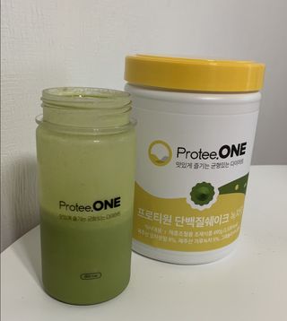 프로티원 단백질쉐이크 녹차맛 2주분 1통+보틀 — 5점을 준 리뷰어가 2021년 4월 올린 사용 사진