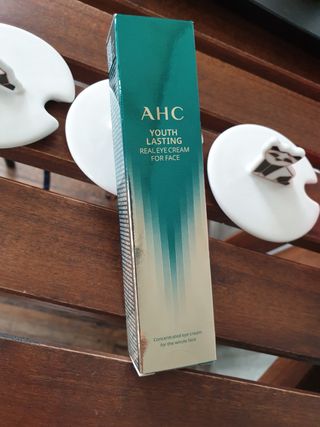 [NEW 탄력유턴 아이크림] AHC 유스 래스팅 리얼 아이크림 포 페이스 — 5점을 준 리뷰어가 2021년 3월 올린 사용 사진