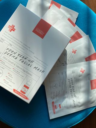쿠피 피디알엔 연어 더마 페이셜 마스크 — 5점을 준 리뷰어가 2022년 1월 올린 사용 사진