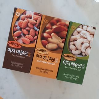 짜먹는 이지견과 짜먹는 이지아몬드, 짜먹는 이지허니피넛, 짜먹는 이지캐슈넛 각 10g X  10포 — 5점을 준 리뷰어가 2021년 1월 올린 사용 사진