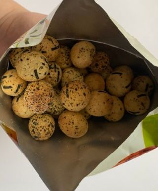 오리온 오징어땅콩의 짭짤고소 신제품, 구운김땅콩 — 4점을 준 리뷰어가 2022년 5월 올린 사용 사진