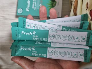 에프에이치아이코리아 Fresh순 프로폴리스 무알콜 일회용 가글 11ml 10개입 — 5점을 준 리뷰어가 2021년 5월 올린 사용 사진