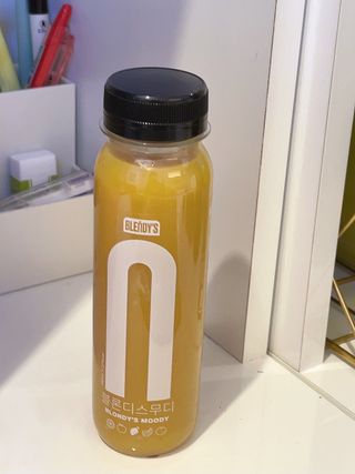 BLENDY'S 핑크 스무디+블론디 스무디 — 4점을 준 리뷰어가 2021년 10월 올린 사용 사진