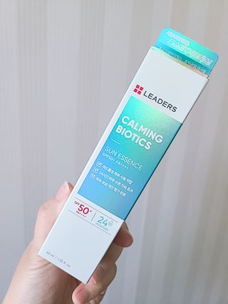 리더스코스메틱 리더스 카밍 바이오틱스 선 에센스 SPF 50+ PA++++ — 5점을 준 리뷰어가 2022년 5월 올린 사용 사진