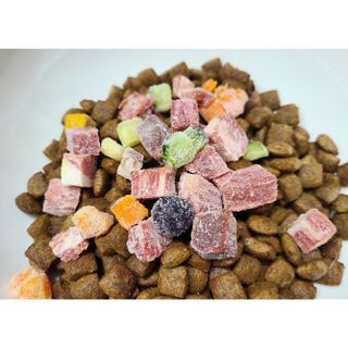 씽크라이크펫 큐브생식 1kg — 5점을 준 리뷰어가 2022년 11월 올린 사용 사진