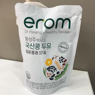 이롬 황성주 박사의 국산콩 두유 검은콩과 17곡 프리미엄 — 5점을 준 리뷰어가 2021년 5월 올린 사용 사진