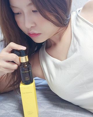 스킨큐어 산다화 비타민c 화이트닝 에센스 30ml — 5점을 준 리뷰어가 2023년 10월 올린 사용 사진