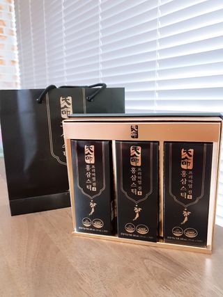 헬스업_천명진프리미엄홍삼스틱_10ml x 30포 — 5점을 준 리뷰어가 2021년 2월 올린 사용 사진
