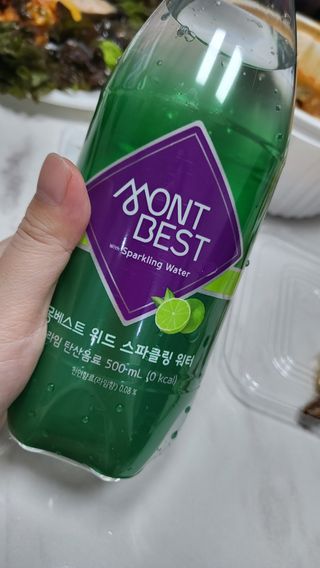 몽베스트 Montbest with Sparkling water Lime20병 — 5점을 준 리뷰어가 2023년 3월 올린 사용 사진