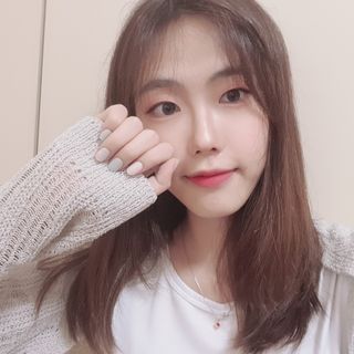 데싱디바 글레이즈 젤네일 포일 이펙트 네일_4종 중 택 1 — 5점을 준 리뷰어가 2021년 9월 올린 사용 사진