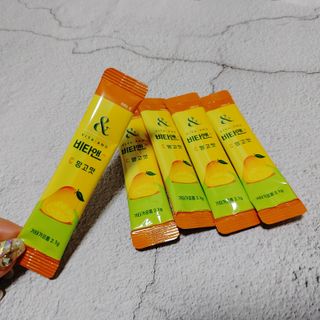비타앤C 레몬맛, 망고맛 — 5점을 준 리뷰어가 2021년 6월 올린 사용 사진