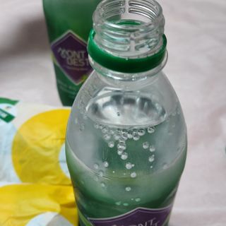 몽베스트 Montbest with Sparkling water Lime20병 — 5점을 준 리뷰어가 2022년 8월 올린 사용 사진