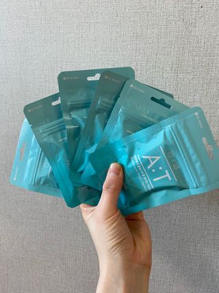입 냄새 완화에 도움을 주는 에티켓 캔디 앳캔디 스트롱민트 — 5점을 준 리뷰어가 2021년 2월 올린 사용 사진