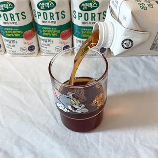 셀렉스스포츠 셀렉스 스포츠 웨이 프로틴 복숭아_ 330ml x 12팩 — 4.5점을 준 리뷰어가 2021년 7월 올린 사용 사진
