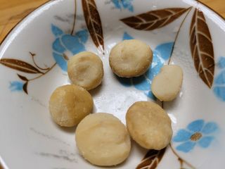 도이퉁 마카다미아 넛 90g  로얄 마카넛 오리지널 쏠트 허니 — 5점을 준 리뷰어가 2021년 3월 올린 사용 사진