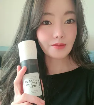 [후르디아] 묻어남NO 비건 메이크업 픽서 — 5점을 준 리뷰어가 2021년 11월 올린 사용 사진