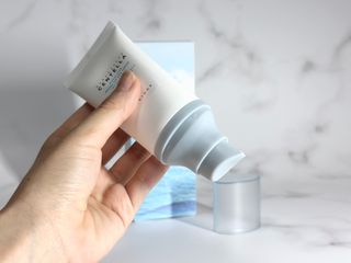 MF[스킨1004] 마다가스카르 센텔라 히알루-시카 워터핏 선세럼 50ml — 5점을 준 리뷰어가 2024년 5월 올린 사용 사진