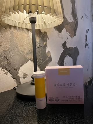 [슬림드랍 레몬맛] 건기식 다이어트 보조제 겸 비타민 — 3.5점을 준 리뷰어가 2022년 1월 올린 사용 사진