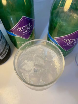 몽베스트 Montbest with Sparkling water Plain 20병 — 5점을 준 리뷰어가 2022년 10월 올린 사용 사진