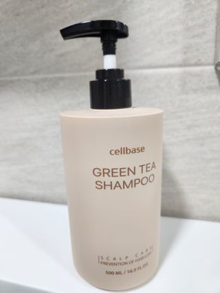 프리마인 더이상 뻣뻣하고 효과없는 탈모샴푸는 NO. 근본부터 케어하는 셀베이스 그린티샴푸(500ml) — 4점을 준 리뷰어가 2023년 5월 올린 사용 사진