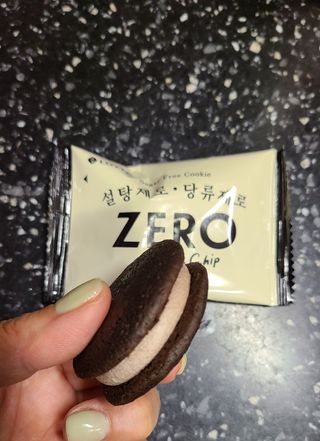 ZERO (초콜릿 칩 쿠키, 카카오 케이크, 후르츠 젤리, 아이스 콜라, 아이스 초코바) — 5점을 준 리뷰어가 2022년 6월 올린 사용 사진