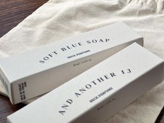 멈칫(MUMCHIT) 넥퍼퓸 NECKPERFUME 2가지 향 — 5점을 준 리뷰어가 2021년 11월 올린 사용 사진