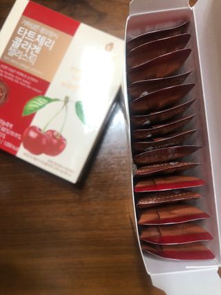 자연에온 가득담은 몽모랑시 타트체리 콜라겐 젤리스틱 — 3점을 준 리뷰어가 2021년 1월 올린 사용 사진