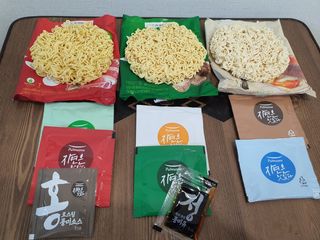 [풀무원] 자연은맛있다 정면, 백면, 홍면  세트 — 5점을 준 리뷰어가 2021년 4월 올린 사용 사진
