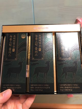 서울약사신협_프리미엄 진 녹용스틱 플러스10g x 30포 — 5점을 준 리뷰어가 2021년 7월 올린 사용 사진