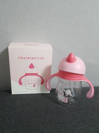 유비맘 트라이탄 코니빨대컵_컬러 랜덤 발송 — 5점을 준 리뷰어가 2021년 4월 올린 사용 사진
