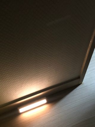 아카라 어두울 때만 켜지는 스마트 무선 센서등 — 5점을 준 리뷰어가 2021년 11월 올린 사용 사진