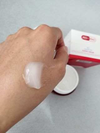 레드투래드 센서티브 슈퍼 크림 50ml — 5점을 준 리뷰어가 2021년 10월 올린 사용 사진
