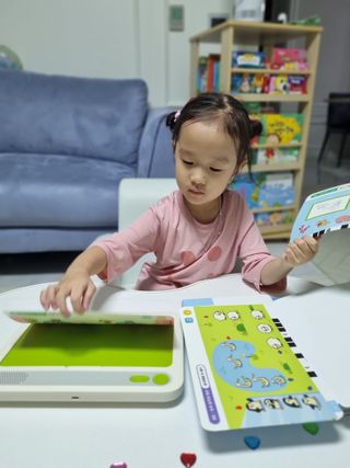 크레타탭 차세대 사고력 유아수학 학습기 페이퍼 태블릿 — 5점을 준 리뷰어가 2023년 10월 올린 사용 사진