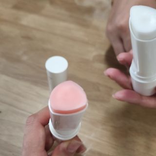 [트윙클라] 안티멜라 수딩 워터밤+안티링클 샤이닝 멀티밤 — 5점을 준 리뷰어가 2022년 6월 올린 사용 사진