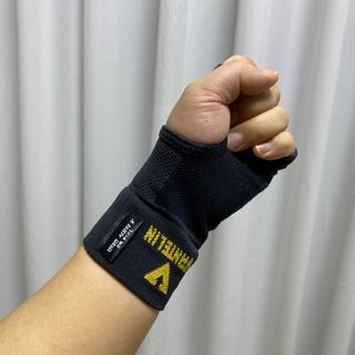 반테린서포터 손목 — 5점을 준 리뷰어가 2021년 4월 올린 사용 사진