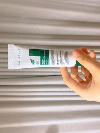 랑벨 랑바이오 블랙 시카 크림 50ml(블랙비 프로폴리스, 시카 4종, 판테놀 10 함유) — 5점을 준 리뷰어가 2023년 2월 올린 사용 사진