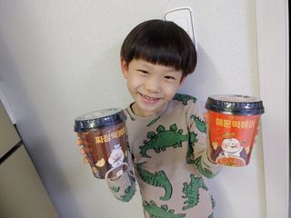 유비쿡 컵떡볶이 매운컵떡볶이2개/ 짜장컵떡볶이 2개  총 4개세트 — 5점을 준 리뷰어가 2021년 3월 올린 사용 사진