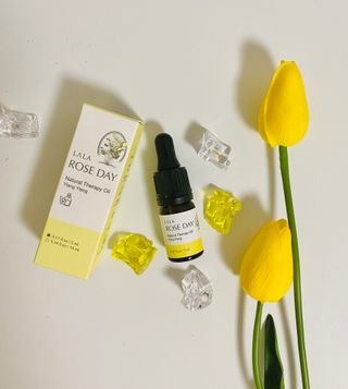 라라로즈데이 시즌2 천연 아로마오일 Y존 케어 속옷향수 이너퍼퓸 5ml  여성의 자존감을 UP시키자 — 4점을 준 리뷰어가 2021년 8월 올린 사용 사진