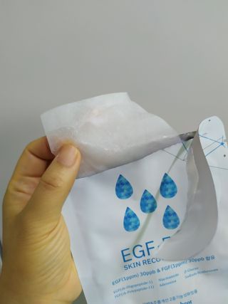 Dr.느루벗 느루벗 EGF FGF 스킨 리커버리 마스크 10장 — 4.5점을 준 리뷰어가 2021년 4월 올린 사용 사진