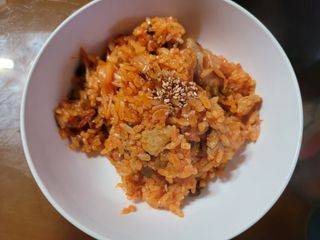 한성기업 무볼레 왕건더기 볶음밥 묵은지삼겹살 — 3.5점을 준 리뷰어가 2021년 10월 올린 사용 사진