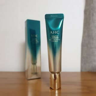 [NEW 탄력유턴 아이크림] AHC 유스 래스팅 리얼 아이크림 포 페이스 — 4점을 준 리뷰어가 2021년 3월 올린 사용 사진