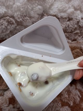남양유업 또깍 접어 떠먹는 불가리스 2종 — 5점을 준 리뷰어가 2021년 1월 올린 사용 사진