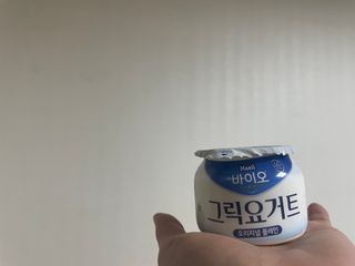 매일바이오 그릭요거트 오리지널 플레인 4개, 로스터리 커피믹스 4개 — 5점을 준 리뷰어가 2021년 12월 올린 사용 사진