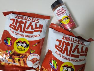 [서울시스터즈] 김치시즈닝 국내 최초 뿌려먹는 김치파우더 100g 1개+ 신제품 김치스낵 90g 2개 — 4.5점을 준 리뷰어가 2021년 8월 올린 사용 사진