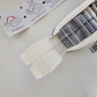 3M 스카치 원터치 테이프 디스펜서 커터기 오렌지/블랙 + 초강력 다용도 테이프 8매 — 5점을 준 리뷰어가 2024년 4월 올린 사용 사진