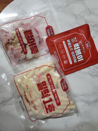 빨간키트 떡볶이 밀키트 2~3인분 매운맛 국물 떡볶이 만들기 쉬운 황금 레시피 분말 소스로 간편한 요리 — 3점을 준 리뷰어가 2021년 10월 올린 사용 사진