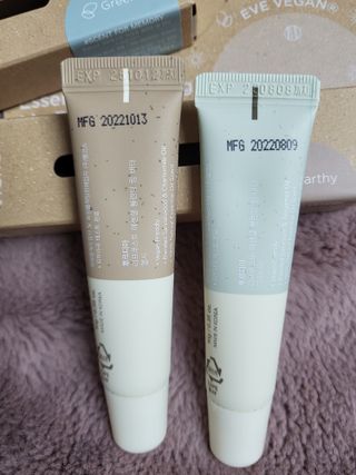 [후르디아] 올리브영 착한보습 비건 립버터 2종 — 5점을 준 리뷰어가 2023년 1월 올린 사용 사진