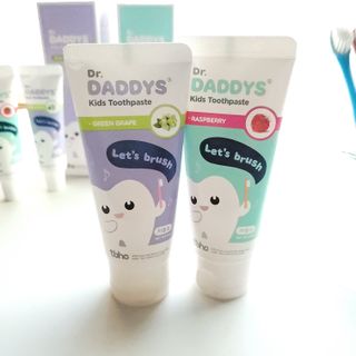 닥터데디스 안심저불소 키즈치약 (라즈베리, 청포도향 중 택 1) 60g +  여행용 미니 치약 15g — 5점을 준 리뷰어가 2022년 11월 올린 사용 사진