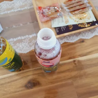 더그레잇티 콤부차 [매일유업] 더그레잇티 44kcal 콤부차 300ml *12개입 (오리지널 6개+베리리치 6개) — 5점을 준 리뷰어가 2023년 7월 올린 사용 사진